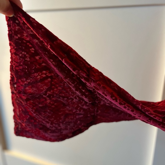 Ruby Rd. Red velvet Blouse flared sleeves - Picture 7 of 9